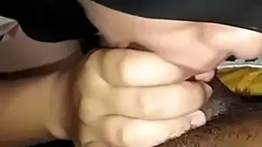 Gadis Cantik Pasrah Goyang Kasur Dua Wanita