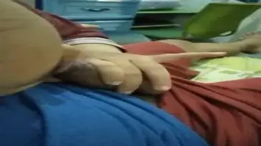Gadis Cantik Pasrah Servis Kasur Hijau