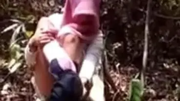 Ukhti Hijab Pink Cantik Pasrah Goyang Kasur Outdoor