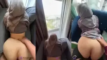 Ukhti Hijab Semok Cantik Pasrah Posisi Doggy Kasur